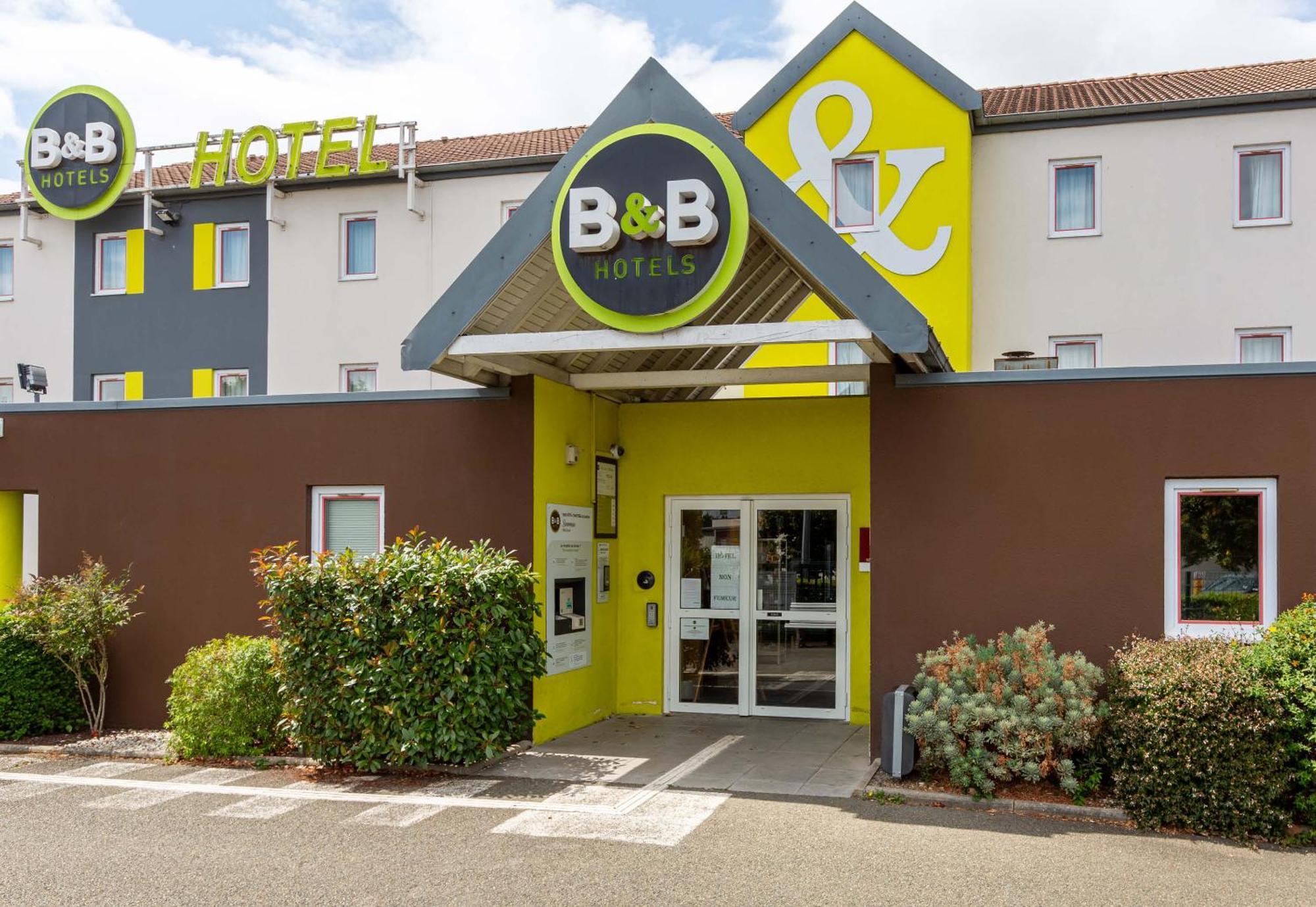 B&B Hôtel CHARTRES Le Forum Exterior foto